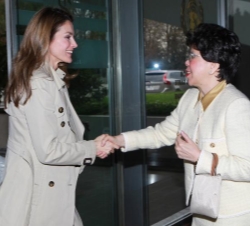 Su Alteza Real la Princesa de Asturias es recibida por la directora general de la OMS, Margaret Chan, a su llegada a la sede de la organización en Gin